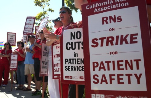 Nurses strike at Mills-Peninsula hospital, 2011. (Photo by Justin Sullivan)